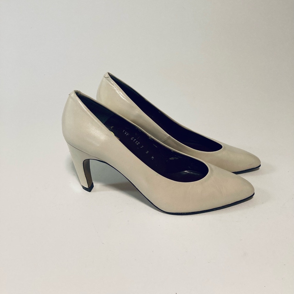 Jose Vera Beige Genuine Leather Heels size 9